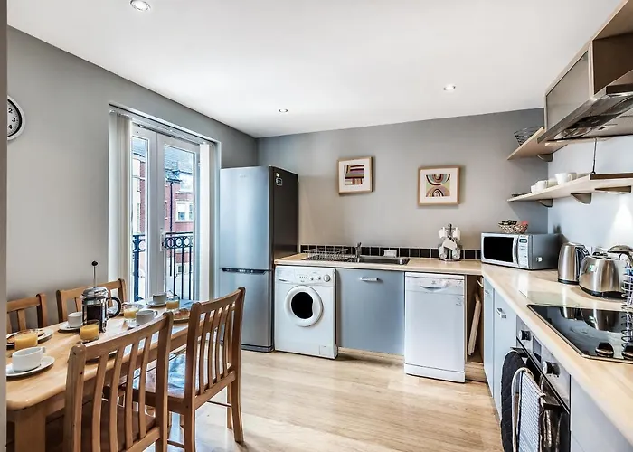Merchants Gate - 2 Bed Comfy Apartment With Parking And York Minster Views * Йорк
